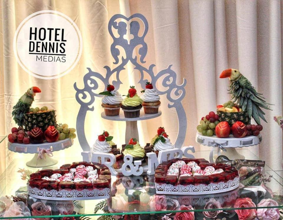 Hotel Dennis Mediaş Eksteriør bilde