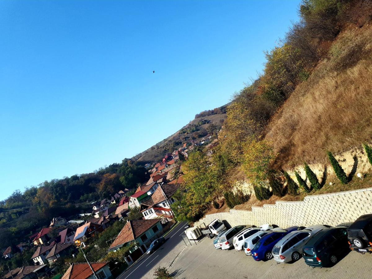 Hotel Dennis Mediaş Eksteriør bilde